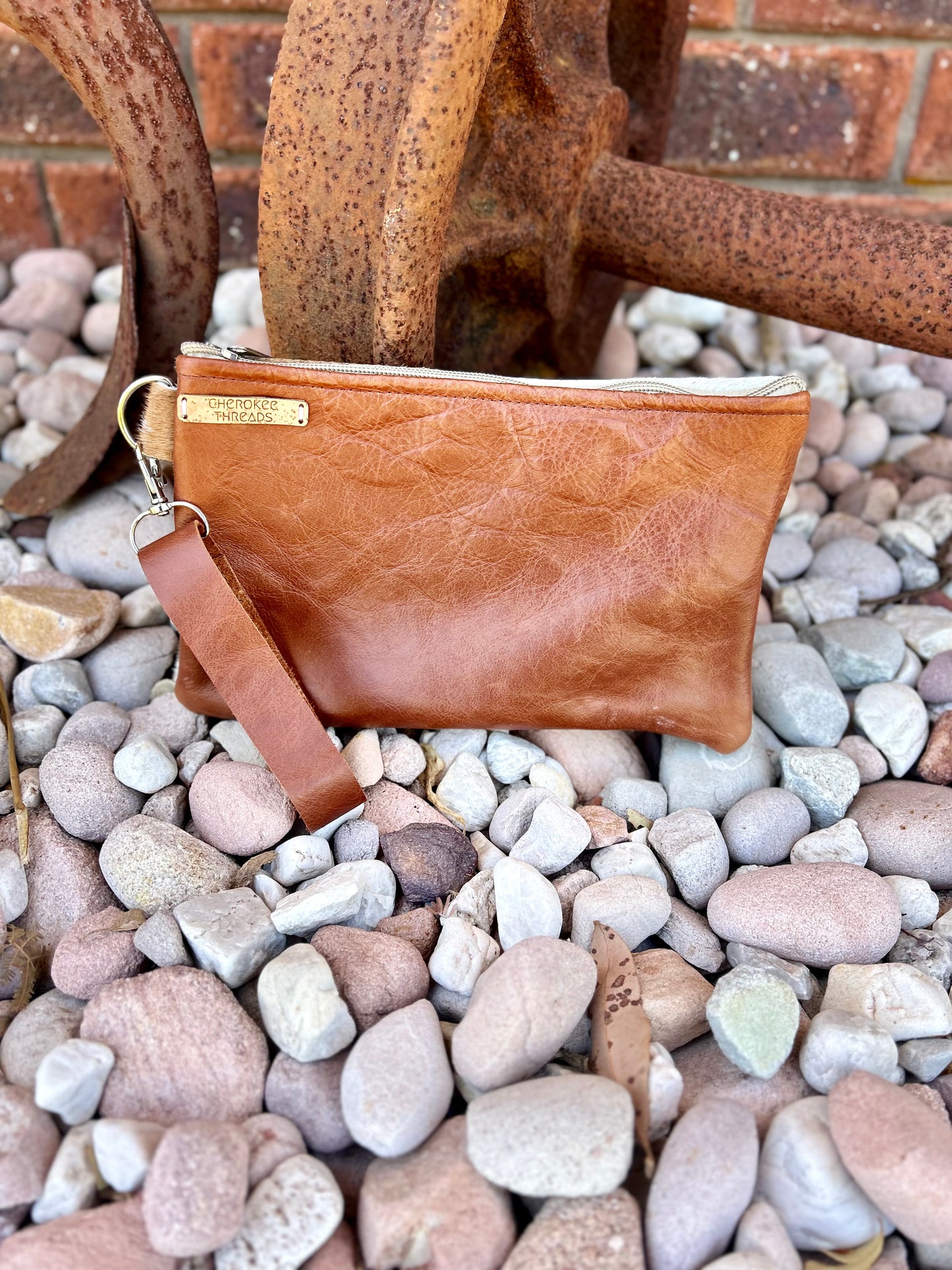 Bear Track Clutch 071