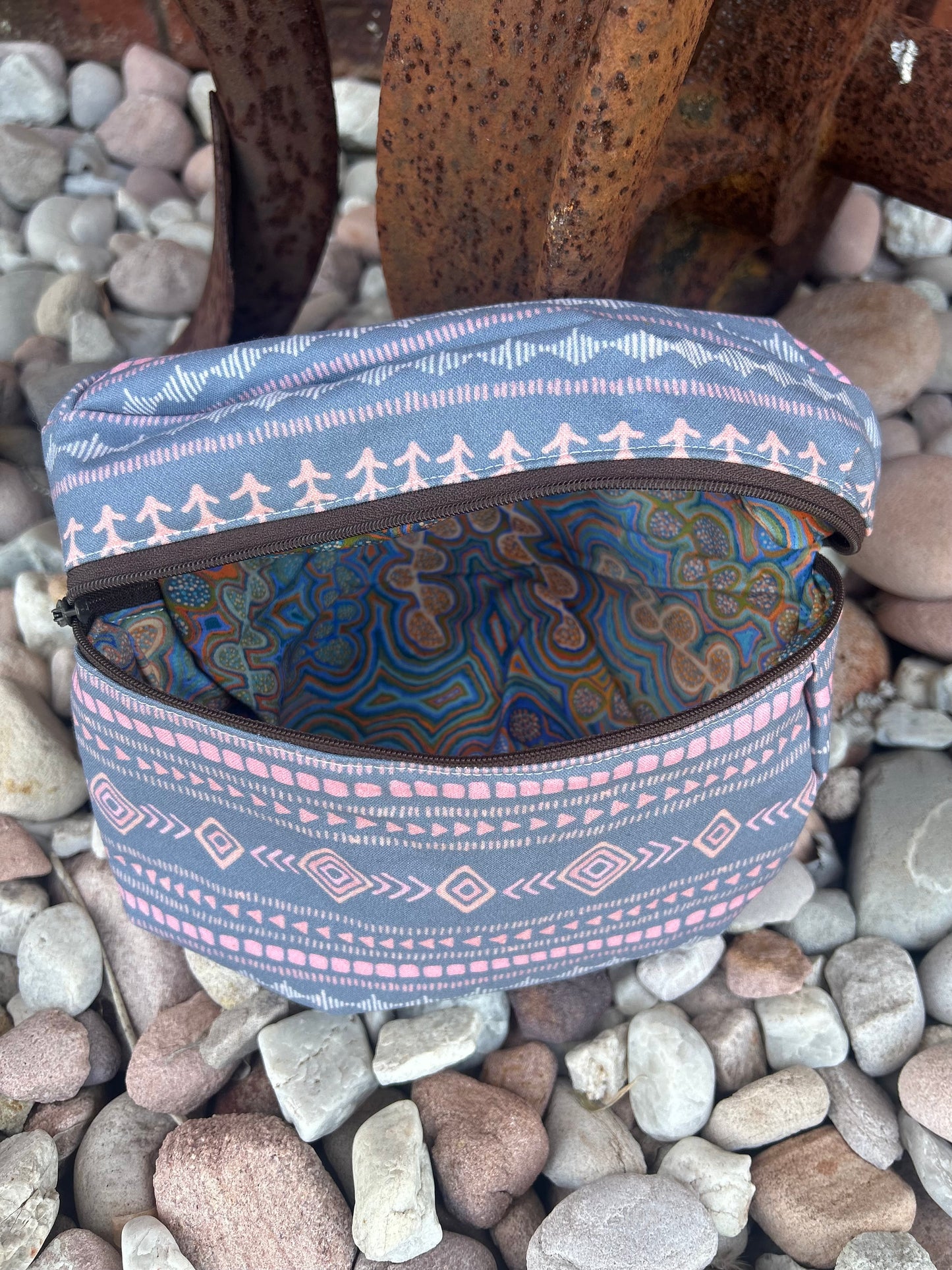 Saddle sack- geo stripe