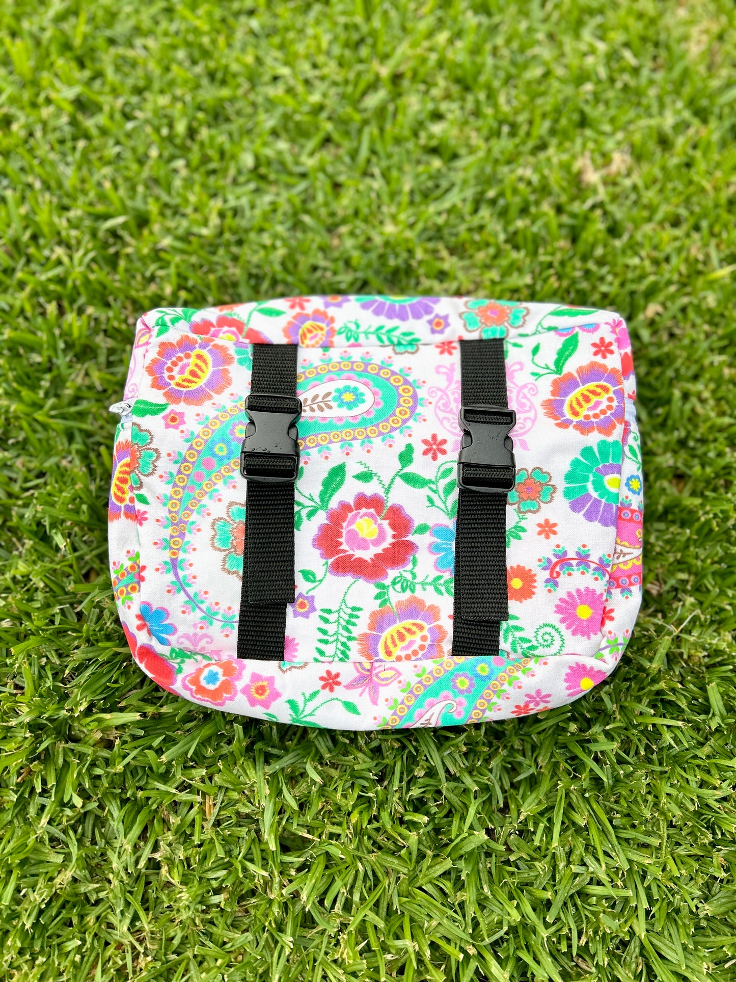 Saddle sack paisley flower