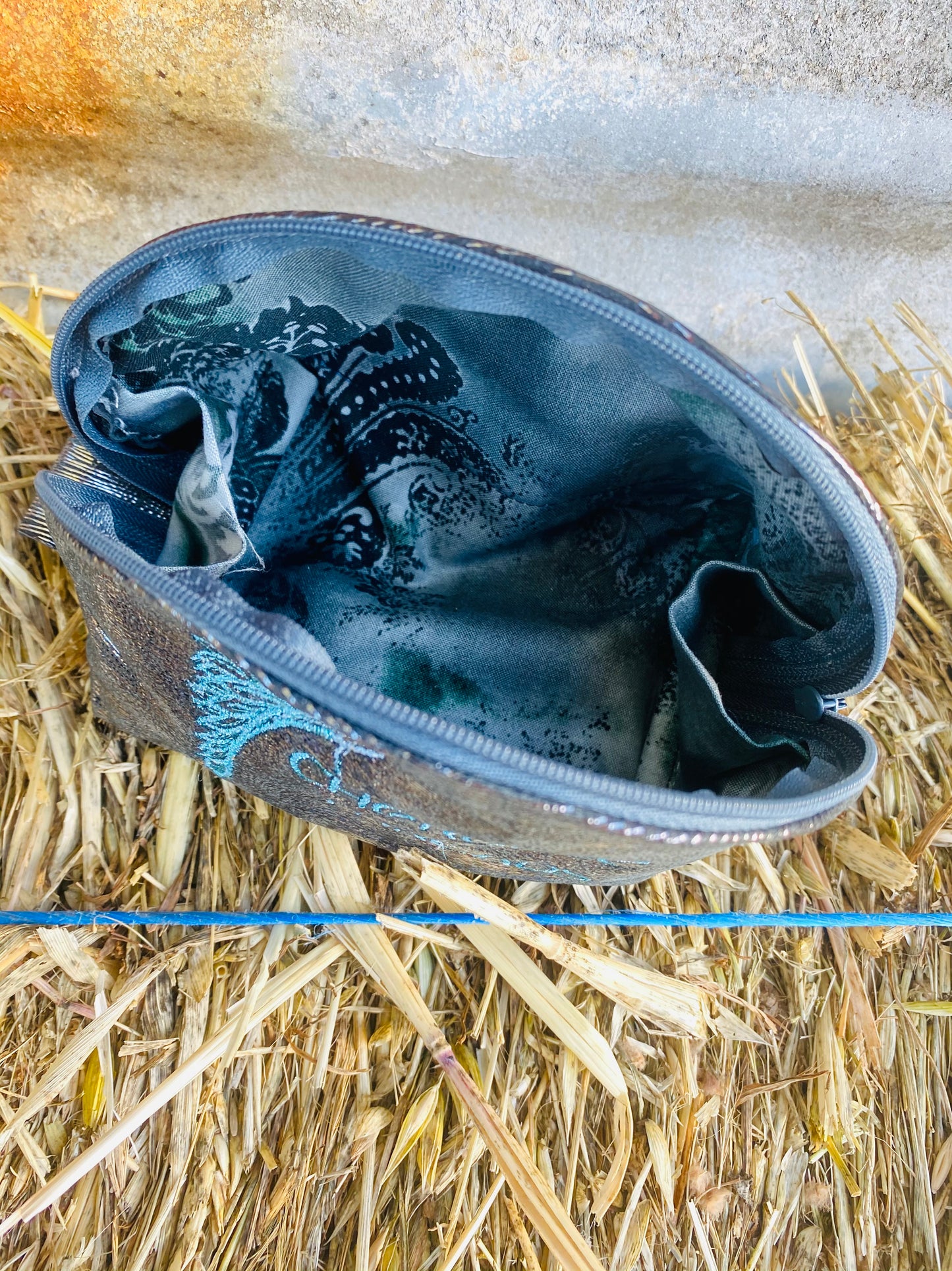 Medium Clam zipper pouch- Exotic leather