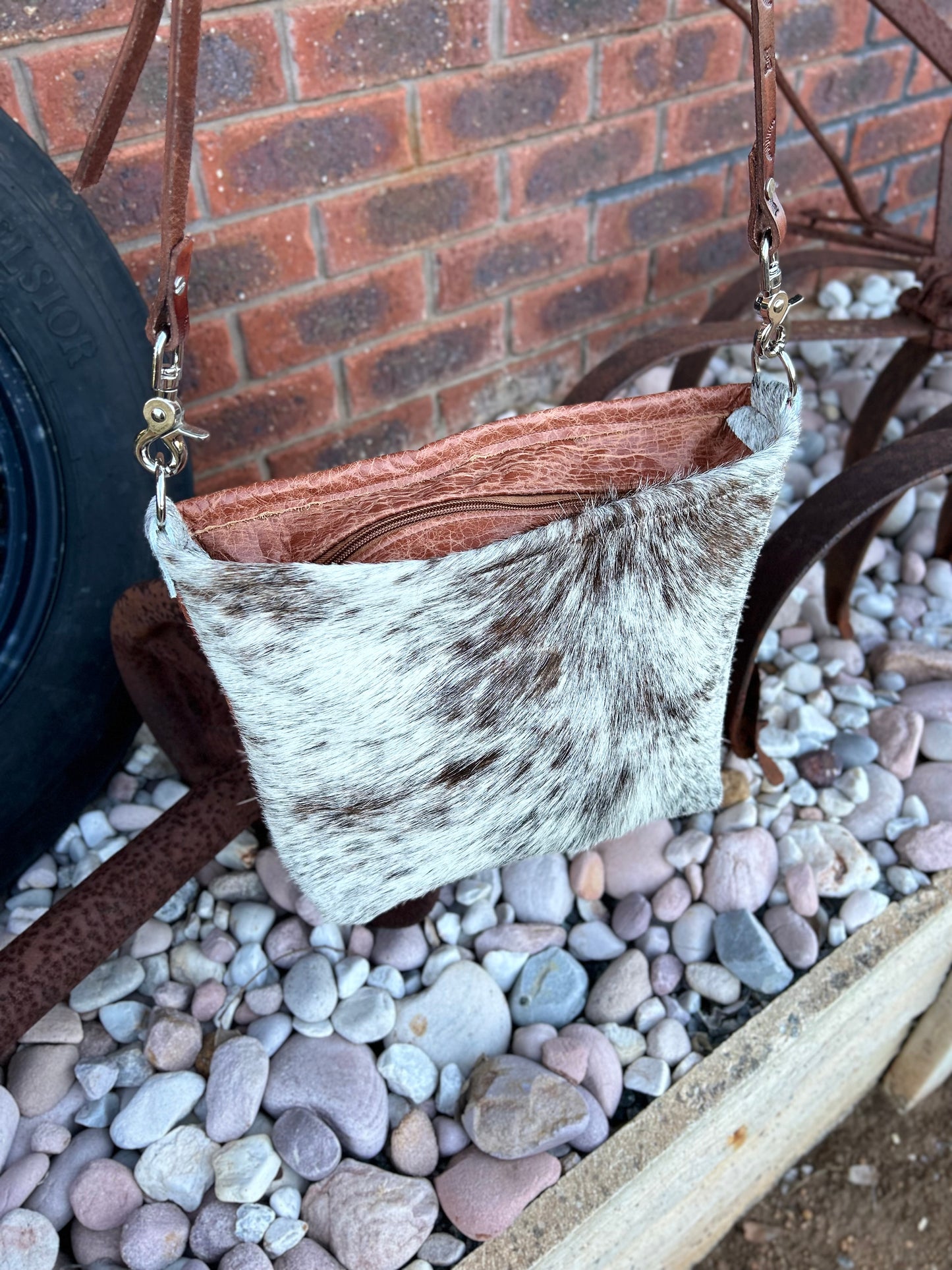 Arrow handbag 002