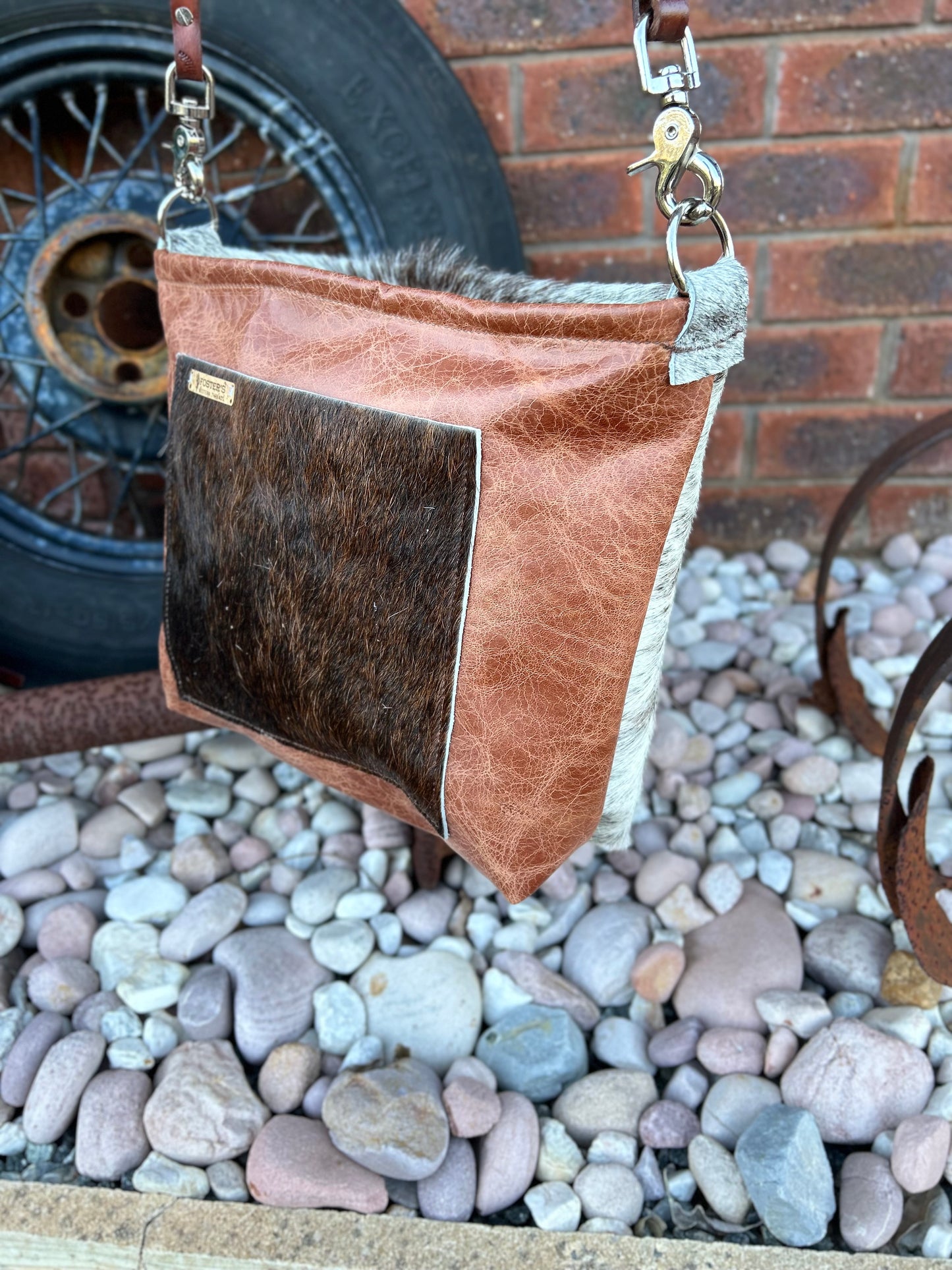 Arrow handbag 002