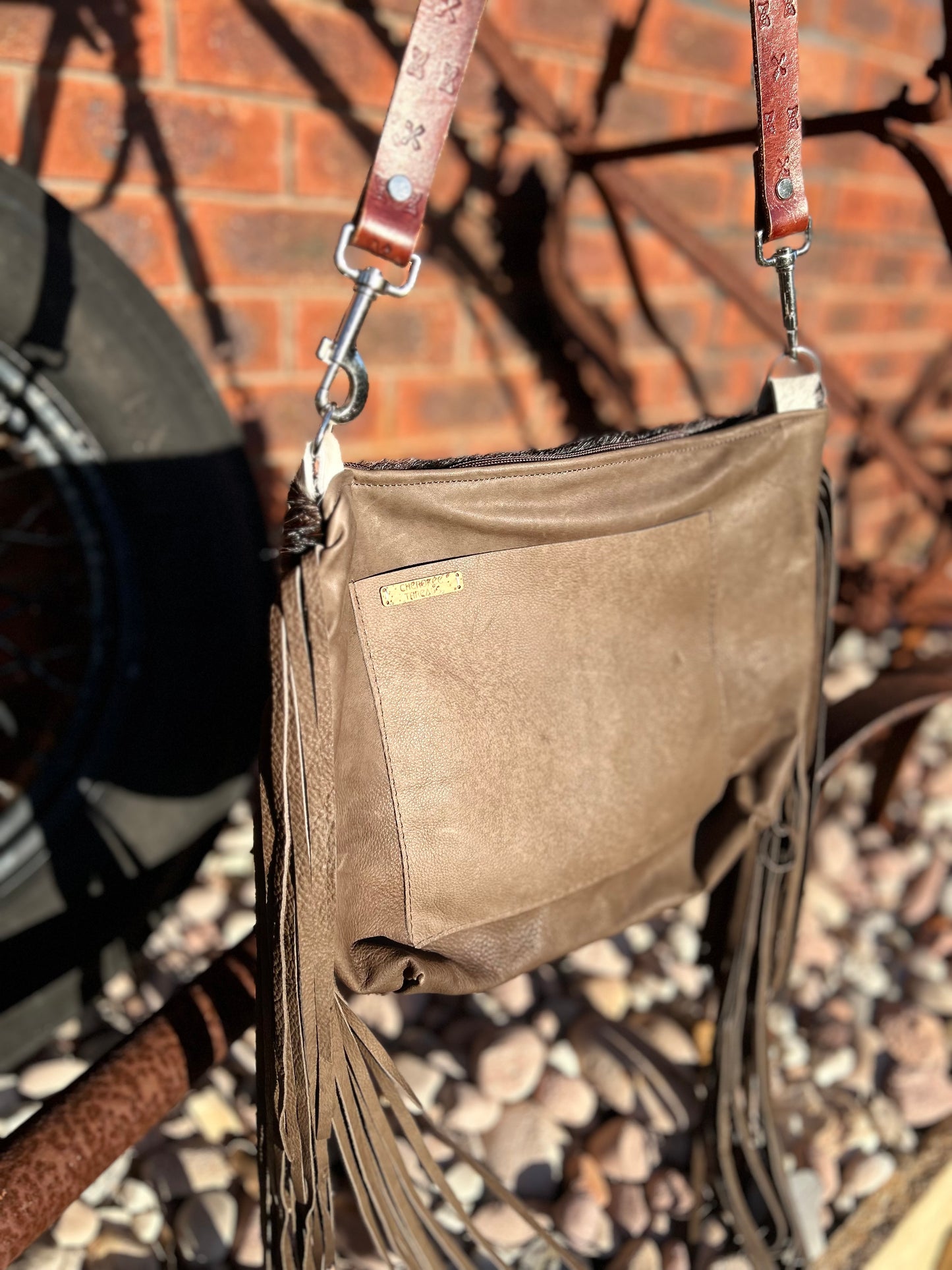 Arrow handbag 030