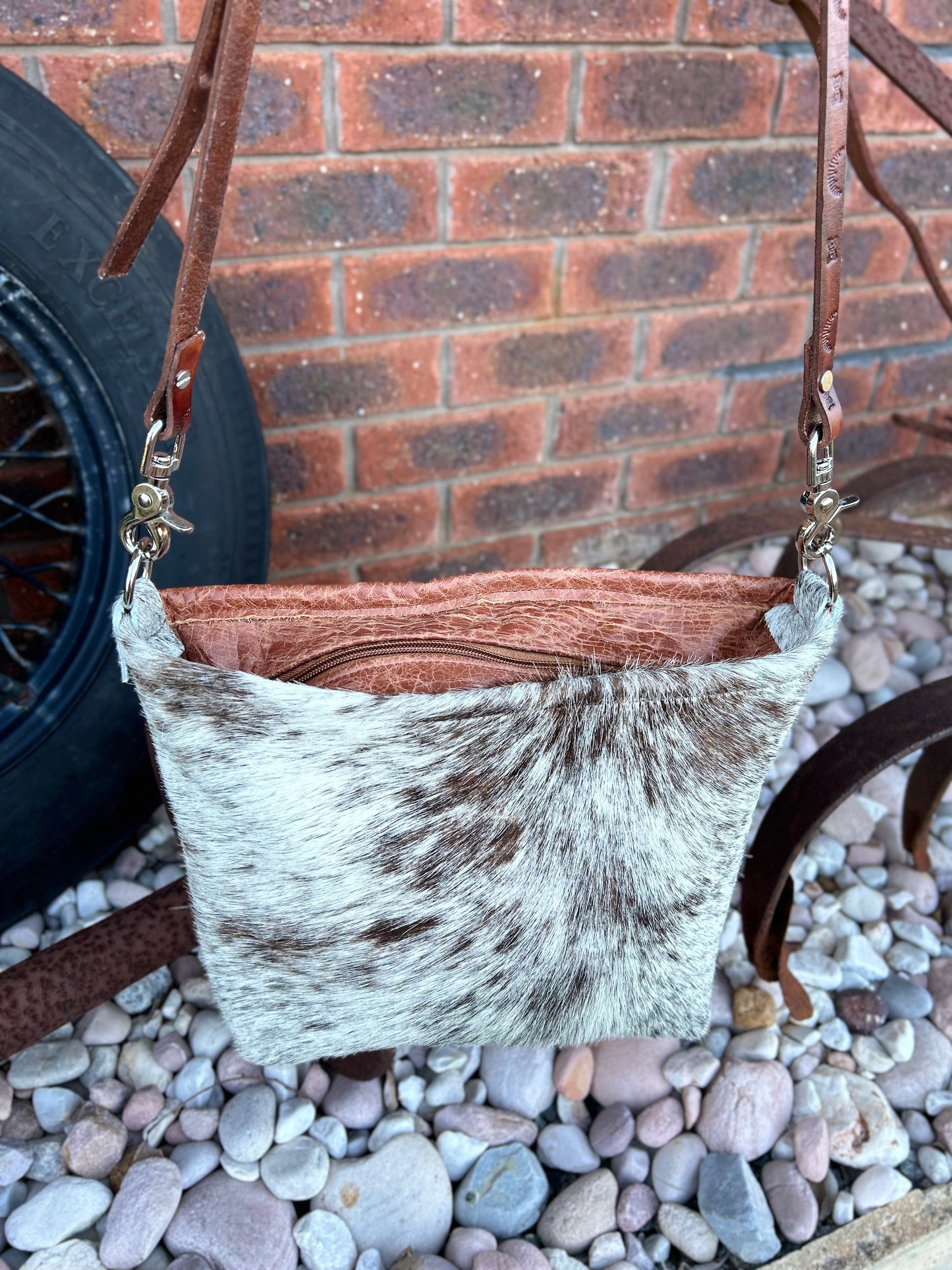 Arrow handbag 002