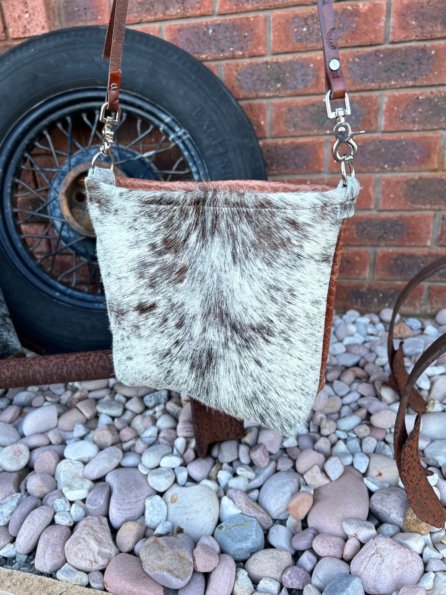 Arrow handbag 002