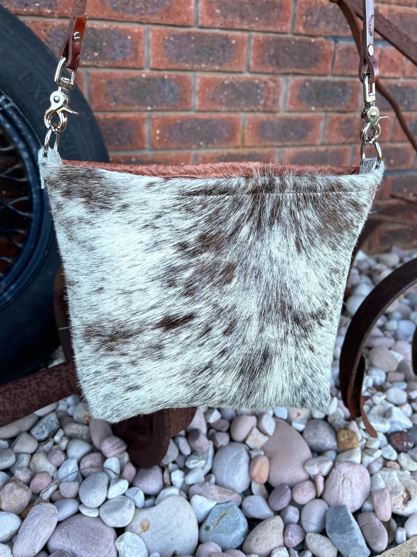 Arrow handbag 002